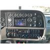 Image 9 : 2018 PETERBILT 388 T/A SLEEPER TRUCK TRACTOR