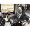 Image 7 : 2013 PETERBILT 389 T/A SLEEPER TRUCK TRACTOR