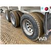 Image 12 : 2010 CASTLETON 37 FT. TRIDEM BOTTOM DUMP TRAILER