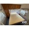 Image 12 : 2003 TRIPLE E 27.5 FT. T/A TRAVEL TRAILER