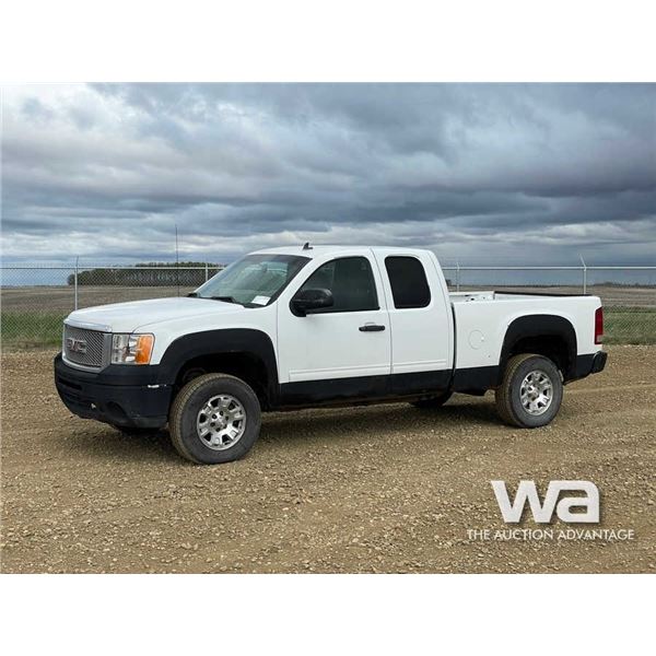 2010 GMC SIERRA E-CAB PICKUP