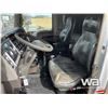 Image 6 : 2013 KENWORTH C500 TRI DRIVE SLEEPER TEXAS BED