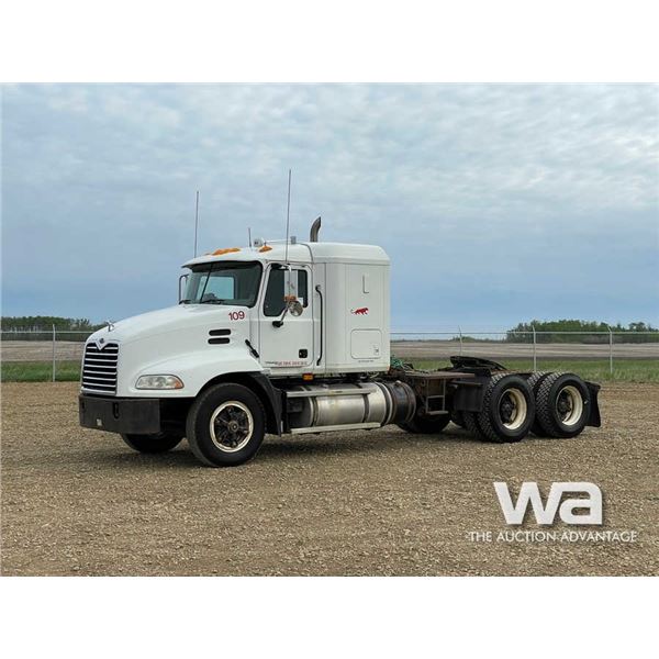 2006 MACK VISION C8613 T/A SLEEPER TRUCK TRACTOR