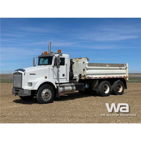 2000 KENWORTH T800B T/A DUMP TRUCK