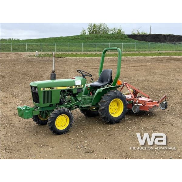 JOHN DEERE 650 MFWD UTILITY TRACTOR