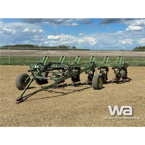 JOHN DEERE A3200 6 BOTTOM PLOW