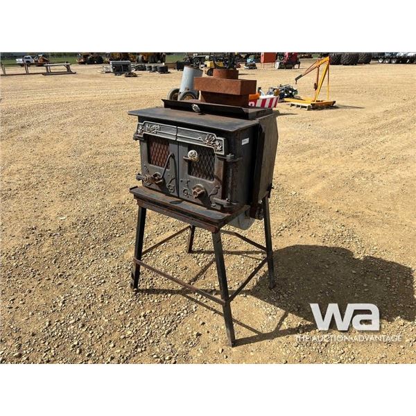 WOOD STOVE WITH FAN BUILT IN