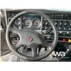 Image 10 : 2018 KENWORTH T800 TRI DRIVE SLEEPER WINCH TRACTOR