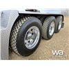 Image 20 : 2018 KENWORTH T800 TRI DRIVE SLEEPER WINCH TRACTOR