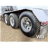 Image 21 : 2018 KENWORTH T800 TRI DRIVE SLEEPER WINCH TRACTOR