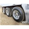 Image 23 : 2018 KENWORTH T800 TRI DRIVE SLEEPER WINCH TRACTOR