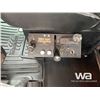 Image 12 : 2015 KENWORTH W900 T/A SLEEPER WINCH TRACTOR
