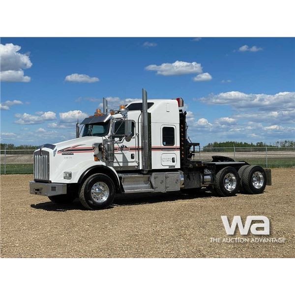 2015 KENWORTH T800 T/A SLEEPER WINCH TRACTOR
