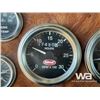 Image 12 : 2001 PETERBILT 378 T/A SLEEPER WINCH TRACTOR