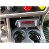 Image 10 : 2016 KENWORTH T800 TRI-DRIVE SLEEPER TRUCK TRACTOR