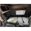 Image 13 : 2016 KENWORTH T800 TRI-DRIVE SLEEPER TRUCK TRACTOR