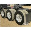 Image 22 : 2016 KENWORTH T800 TRI-DRIVE SLEEPER TRUCK TRACTOR