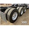 Image 23 : 2016 KENWORTH T800 TRI-DRIVE SLEEPER TRUCK TRACTOR