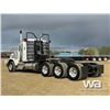Image 4 : 2016 KENWORTH T800 TRI-DRIVE SLEEPER TRUCK TRACTOR