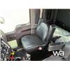 Image 7 : 2016 KENWORTH T800 TRI-DRIVE SLEEPER TRUCK TRACTOR