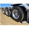 Image 21 : 2009 KENWORTH T800 TRI DRIVE SLEEPER TRUCK TRACTOR
