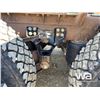 Image 22 : 2009 KENWORTH T800 TRI DRIVE SLEEPER TRUCK TRACTOR