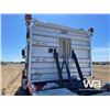 Image 25 : 2009 KENWORTH T800 TRI DRIVE SLEEPER TRUCK TRACTOR