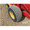 Image 14 : 2001 NEW HOLLAND 688 ROUND BALER