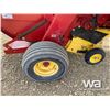 Image 17 : 2001 NEW HOLLAND 688 ROUND BALER