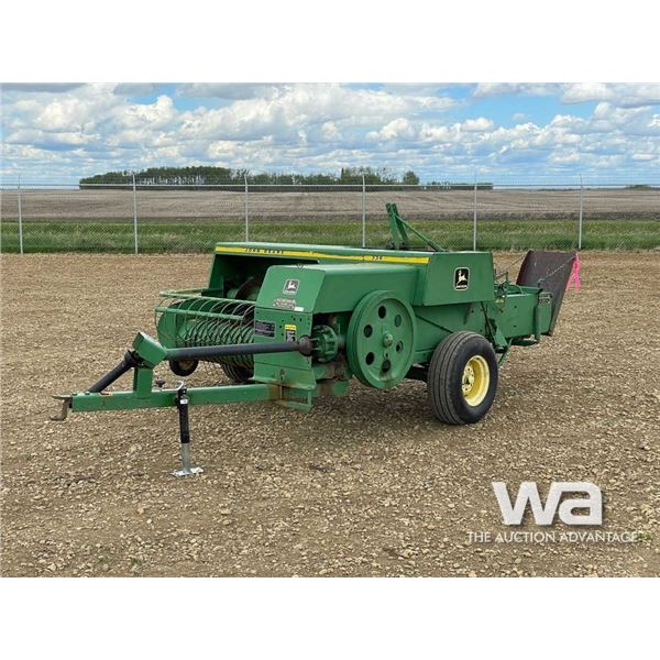 JOHN DEERE 336 SQUARE BALER