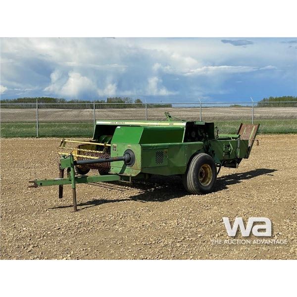 JOHN DEERE 466 SQUARE BALER