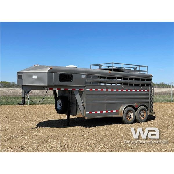 1992 TITAN 5TH WHEEL TANDEM HORSE TRAILER