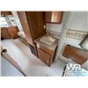 Image 13 : 2000 WILDERNESS 825 Y TRAVEL TRAILER