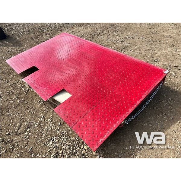 SHIPPING CONTAINER RAMP