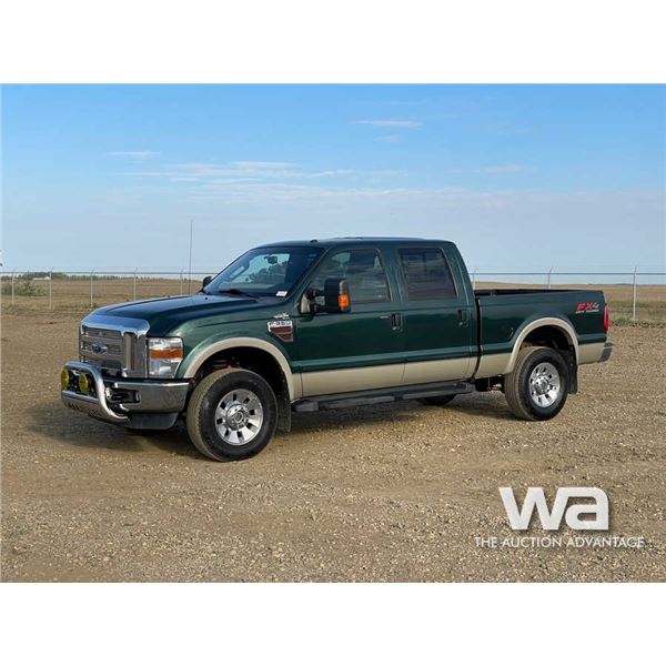 2010 FORD F-350 LARIAT SUPER DUTY CREW CAB PICKUP