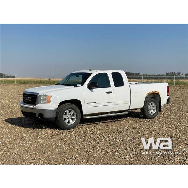 2008 GMC SIERRA SLE 1500 E-CAB PICKUP