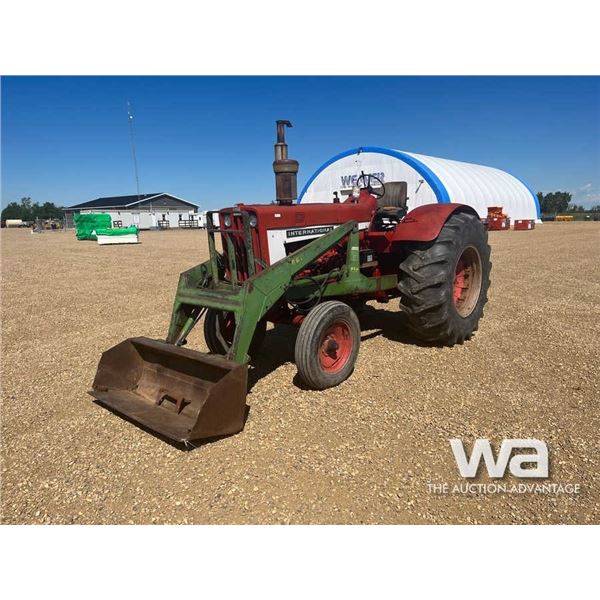 INTERNATIONAL 806 2WD TRACTOR