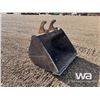 Image 2 : CATERPILLAR 66 IN. CLEAN OUT BUCKET