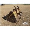 Image 4 : CATERPILLAR 66 IN. CLEAN OUT BUCKET