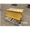 Image 2 : 772 MOTOR GRADER FRONT WEIGHT