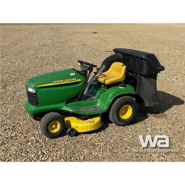 JOHN DEERE LT133 LAWN TRACTOR