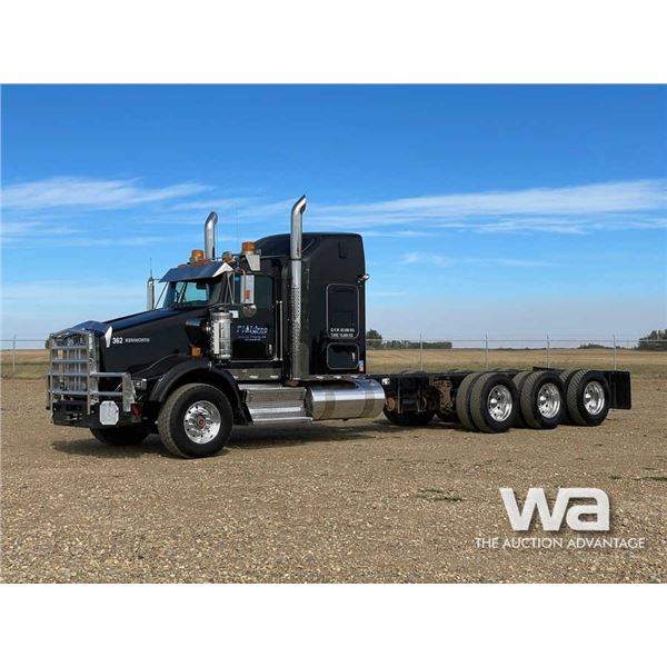 2018 KENWORTH T800 TRI-DRIVE CAB & CHASSIS