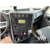 Image 8 : 2013 CAT CT660L TRI DRIVE SLEEPER CAB & CHASSIS