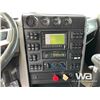 Image 9 : 2013 CAT CT660L TRI DRIVE SLEEPER CAB & CHASSIS