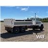 Image 3 : 1993 FORD LNT8000F T/A DUMP TRUCK