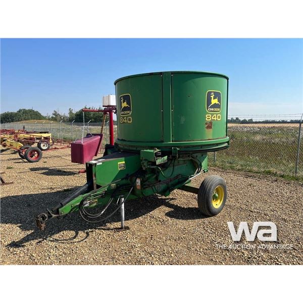 JOHN DEERE 840 BALE PROCESSOR