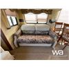 Image 11 : 2010 KEYSTONE OUTBACK 5TH WHEEL TRAVEL TRAILER