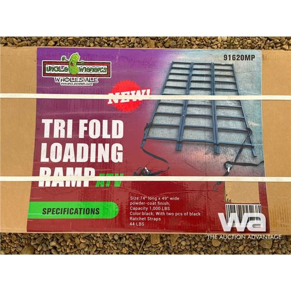 (UNUSED) TRI FOLD LOADING RAMP