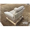 Image 4 : FAUX LEATHER SINGLE SEAT CHAIR