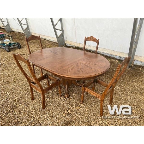 WOODEN DINING ROOM TABLE W / 4 CHAIRS